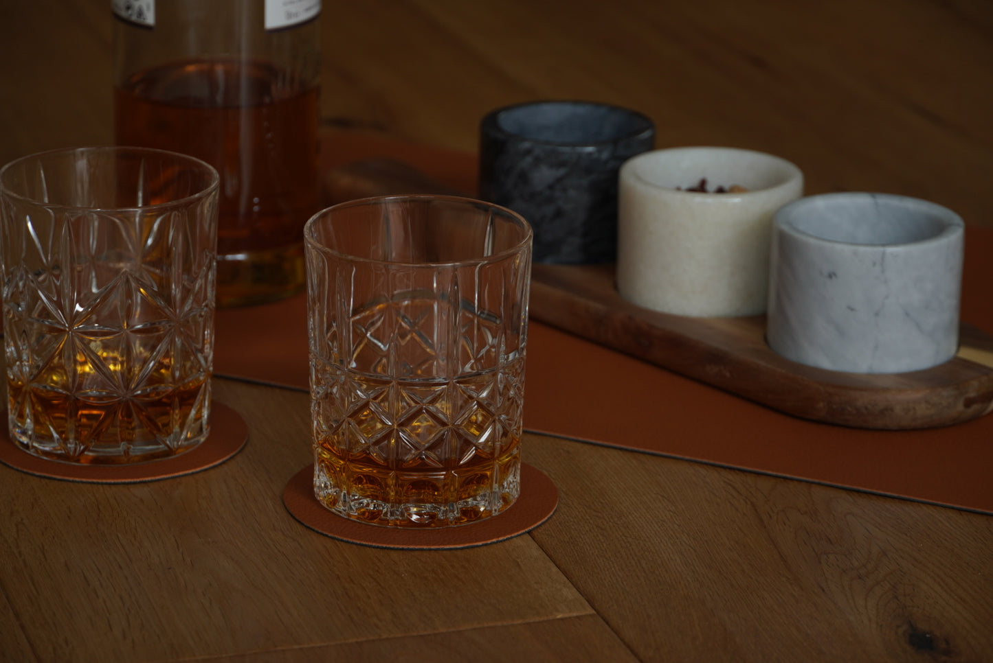 Glas-Untersetzer aus Leder, rund